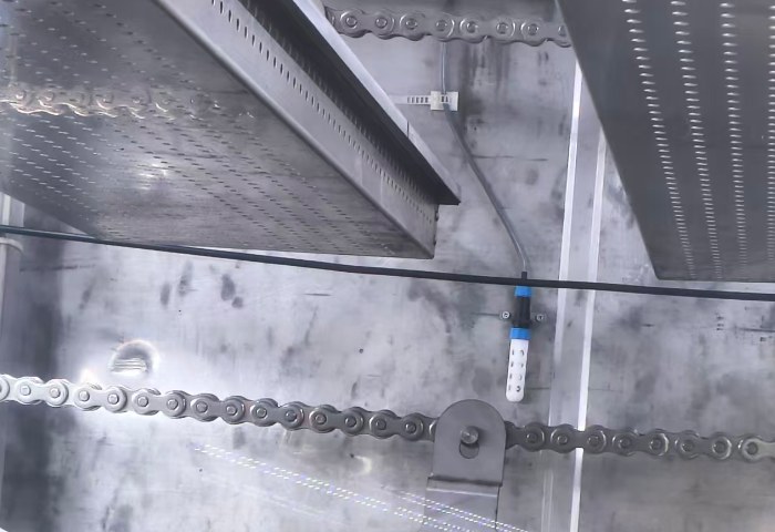 舱内传感器布置实拍